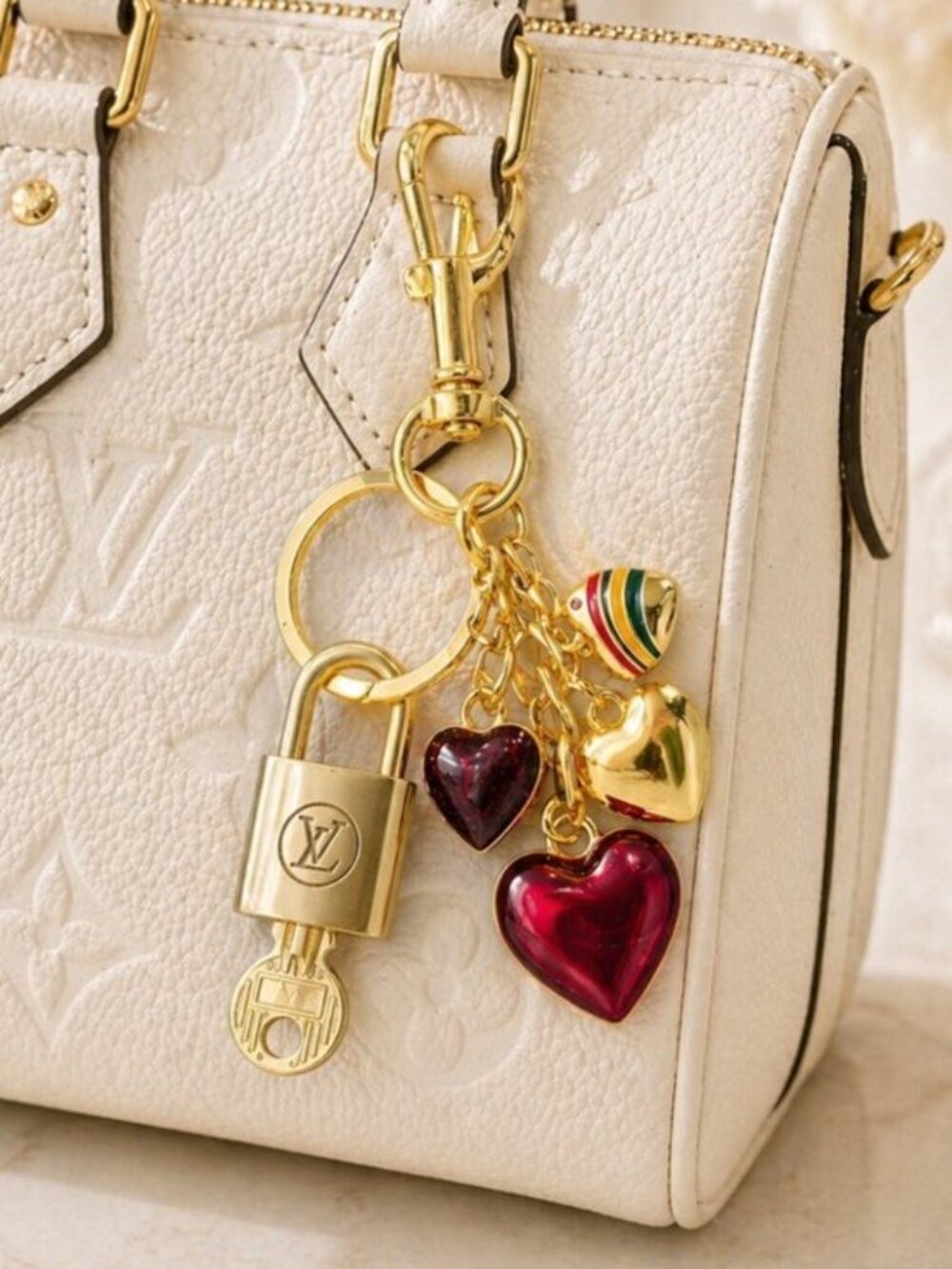Louis Vuitton Authentic Gold Padlock 🔑 Key + Unbranded Hearts Stylish Bag Charm - Picture 2 of 7